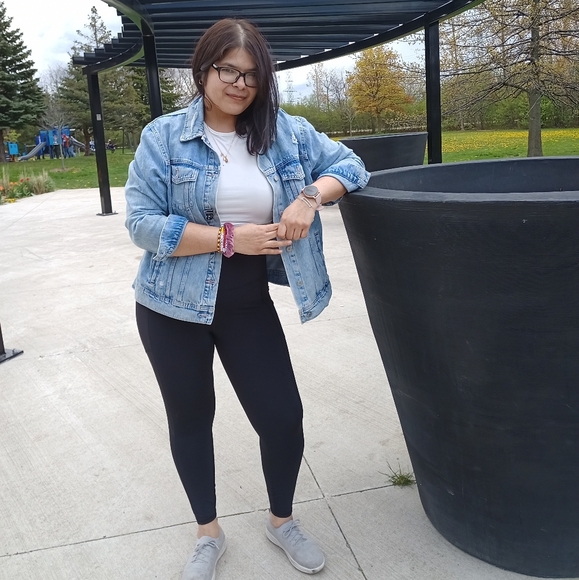 Meet your Posher, Oriana elena - Picture 1 of 2